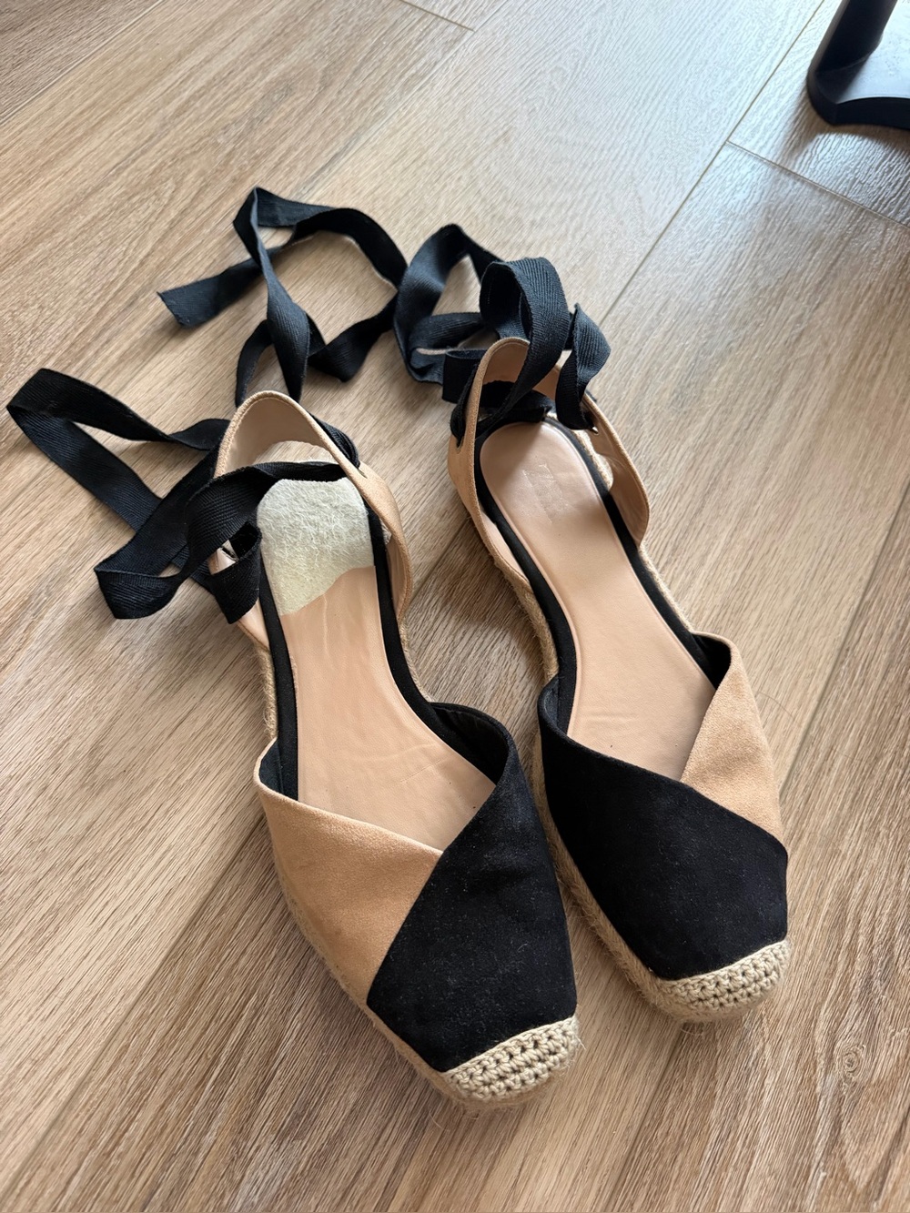 Zara black and tan colorblock suede espadrille sandals